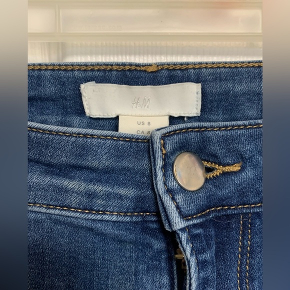 🎀3/$35 H&M skinny jeans🎀 - Picture 2 of 2